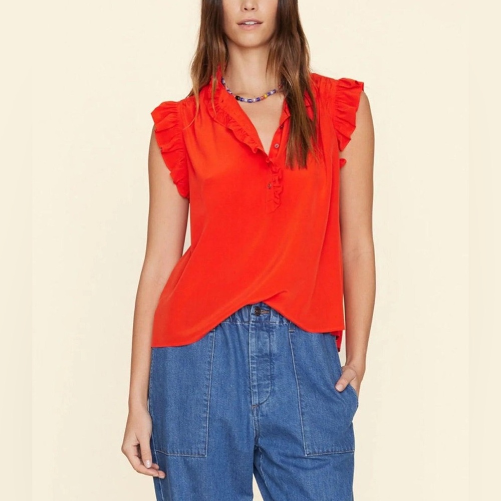 XiRENA Silk Ruffle Sleeve Top